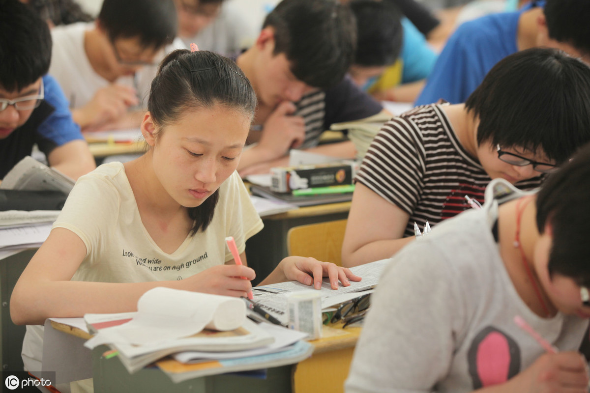 成人高考“裸考”不看书,能通过入学考试吗?(图2) 成人高考“裸考”不看书,能通过入学考试吗?(图2)