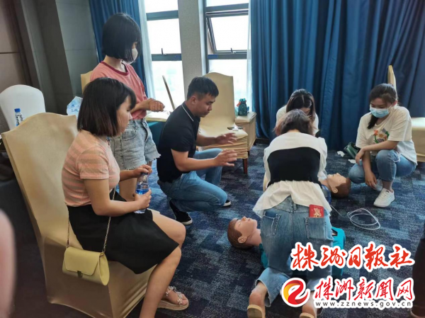 湖南中医药高专大学生创业者张廷晖:疫情之下逆流而上的医考教培人(图5) 湖南中医药高专大学生创业者张廷晖:疫情之下逆流而上的医考教培人(图5)