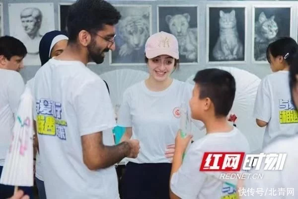 湖南留学生“一对一”圆梦农村留守儿童开启公益助学新模式(图1) 湖南留学生“一对一”圆梦农村留守儿童开启公益助学新模式(图1)