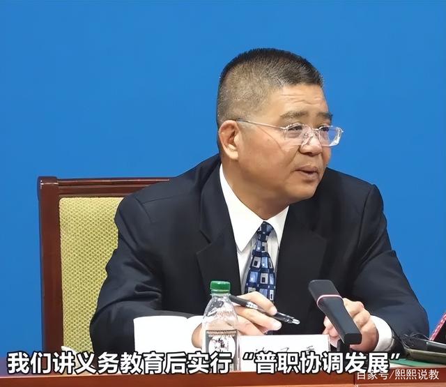 00后护理中专生，一路“免试”上大学本科，你有什么理由“躺平
